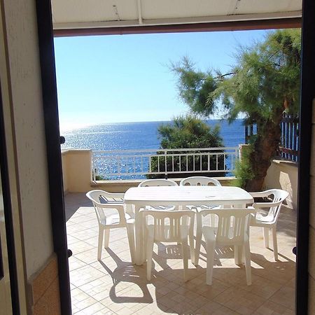 הוילה מריטימה Casa Vacanze Baia Acquaviva מראה חיצוני תמונה